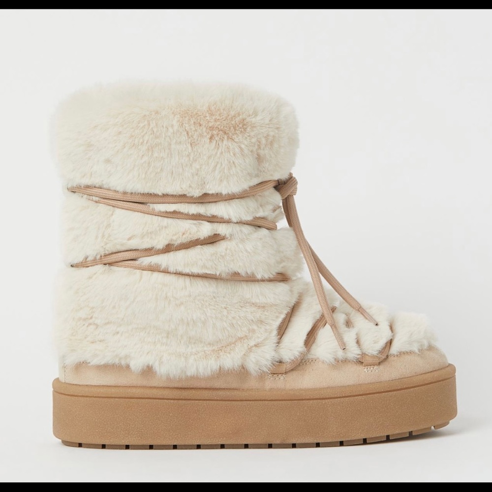 ***BRAND NEW**** boots from H&M size 10 in women